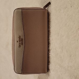 KATE SPADE LEILA PEBBLED LEATHER WALLET